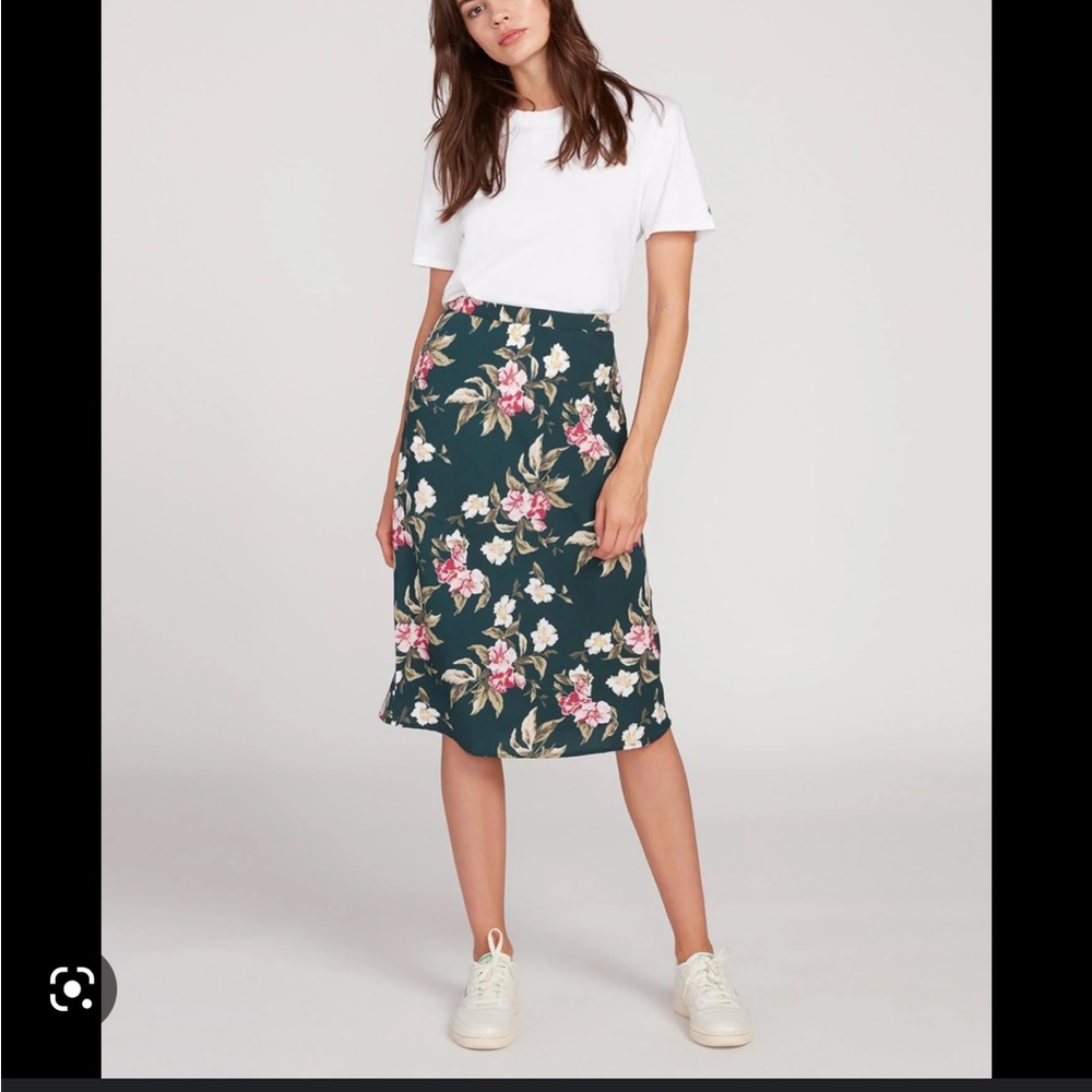 Volcom skirt